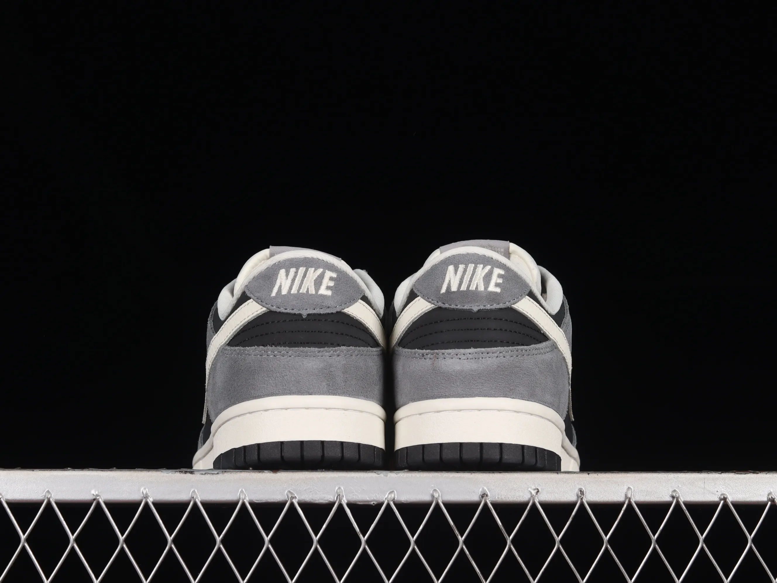 All categories Nk SB Dunk Series Nk SB Dunk Low low-top sneakers Nk SB Dunk Low SB dunk series low-top casual sports skateboard shoes 304714-004